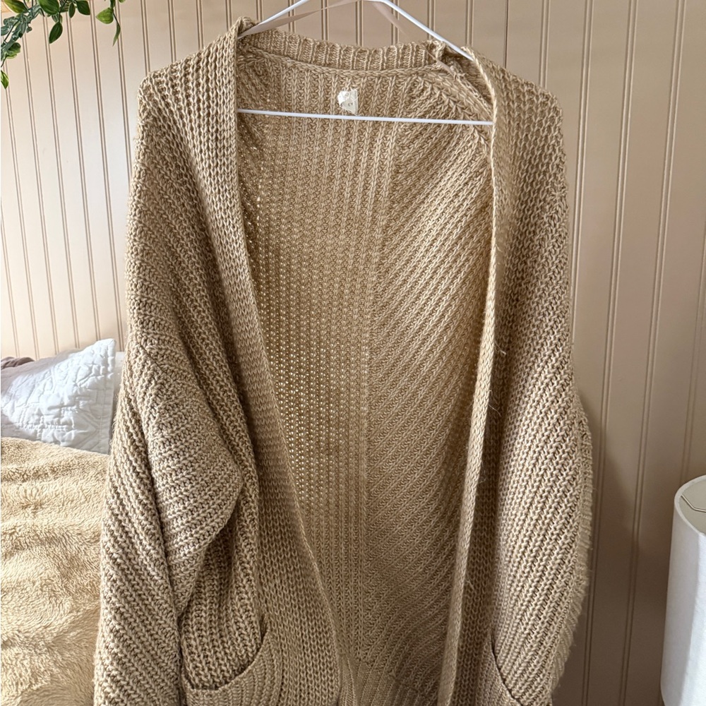 Elegant Beige Knit Cardigan